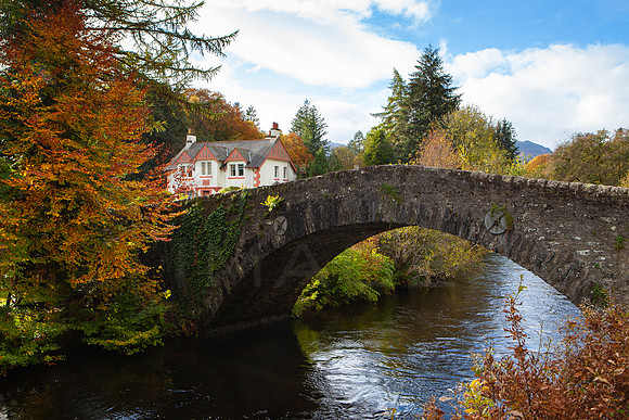 Ross Bridge Comrie_2349-5D-autumn