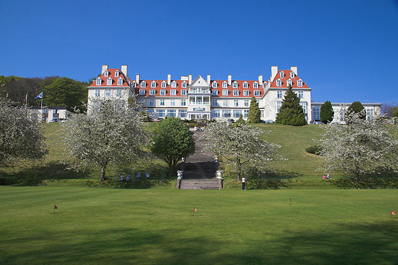 Peebles Hotel Hydro in Spring
