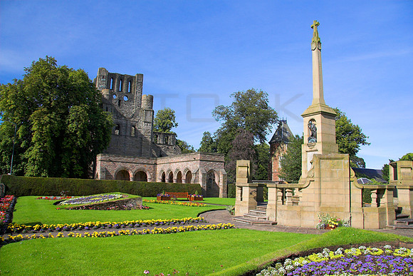 Kelso Abbey and War Memorial