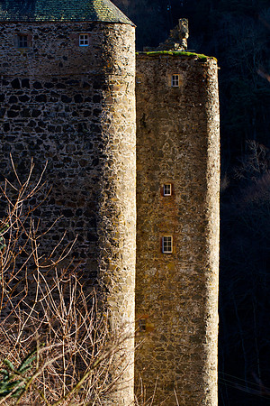 Neidpath Castle Side_9802