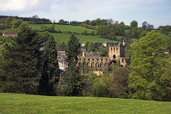 Jedburgh Abbey from the Park