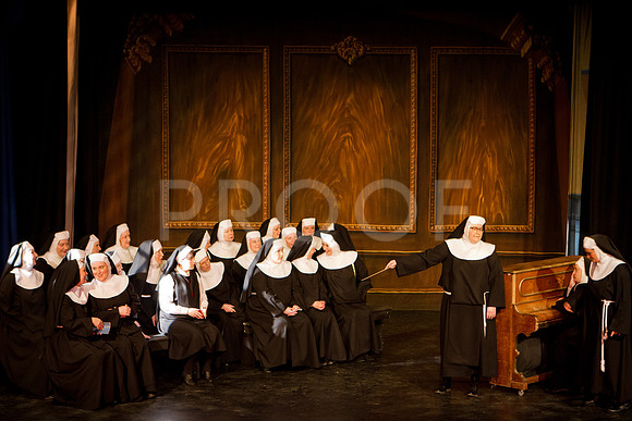 sister-act-groups-7D-0059