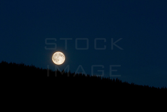 20160608-summersolsticemoon-1180-edit