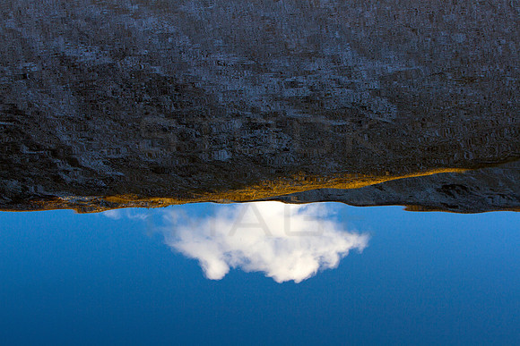 Cloud under Hill_9337